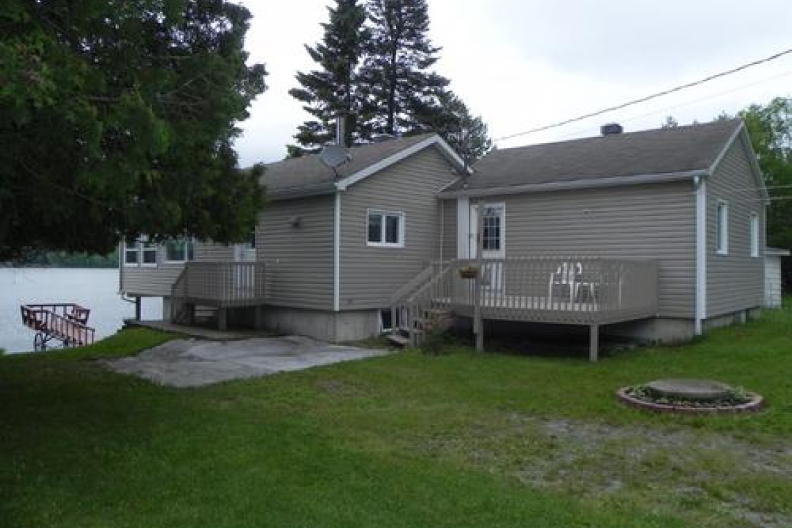 Lac Baker, N.B. E7A 1N1, 3 Chambre Chambre, ,1 Salle de bainsSalles de bain,Chalet,À vendre,NB052478