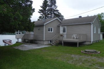 Lac Baker, N.B. E7A 1N1, 3 Chambre Chambre, ,1 Salle de bainsSalles de bain,Chalet,À vendre,NB052478