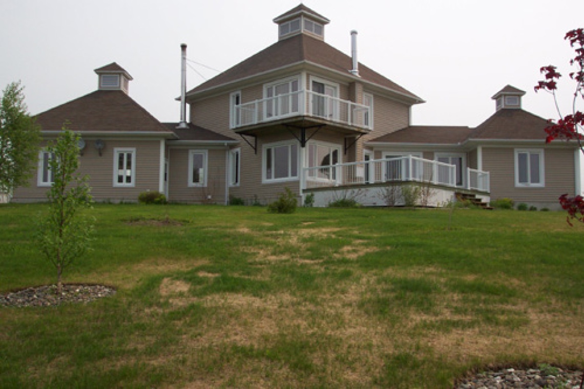 Ste-Anne-de-Madawaska, N.B. E7E 1T4, 4 Bedrooms Bedrooms, ,2 BathroomsBathrooms,Residential,For sale