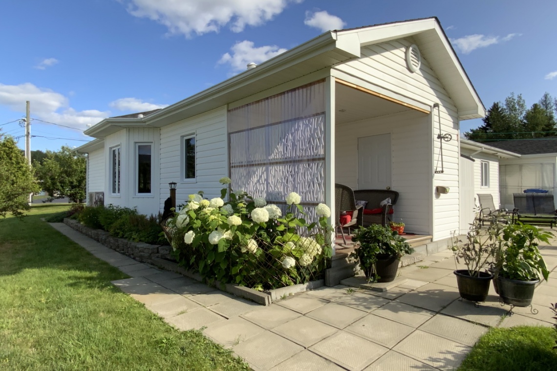 Edmundston, N.B. E3V 5C6, ,Résidentiel,À vendre,1009